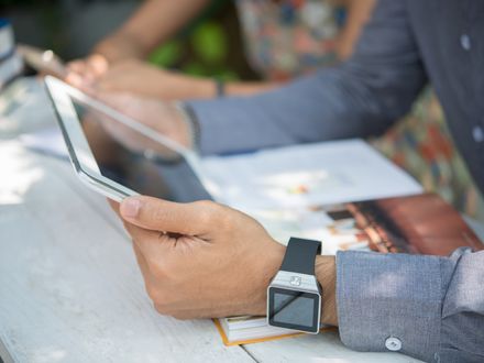 Comment fonctionne un site d'enchères ? Un guide de l'offre à la victoire